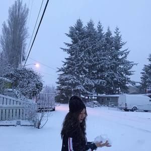 Meet your Posher, Linh